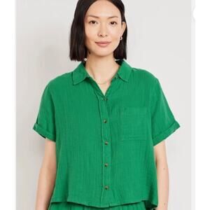 Old Navy Crinkle Gauze Button Down Shirt Green Loose Fit Short Sleeve NWT XS